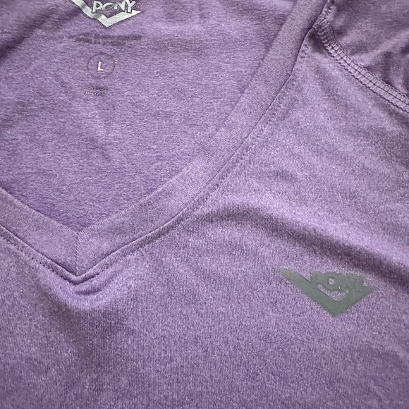 Woman’s athletic top bundle 🩷 - Picture 4 of 4